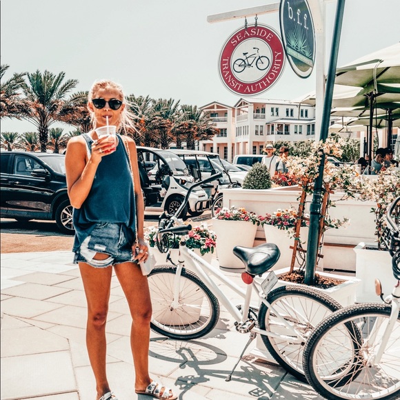 Meet your Posher, Natalie - Picture 3 of 8